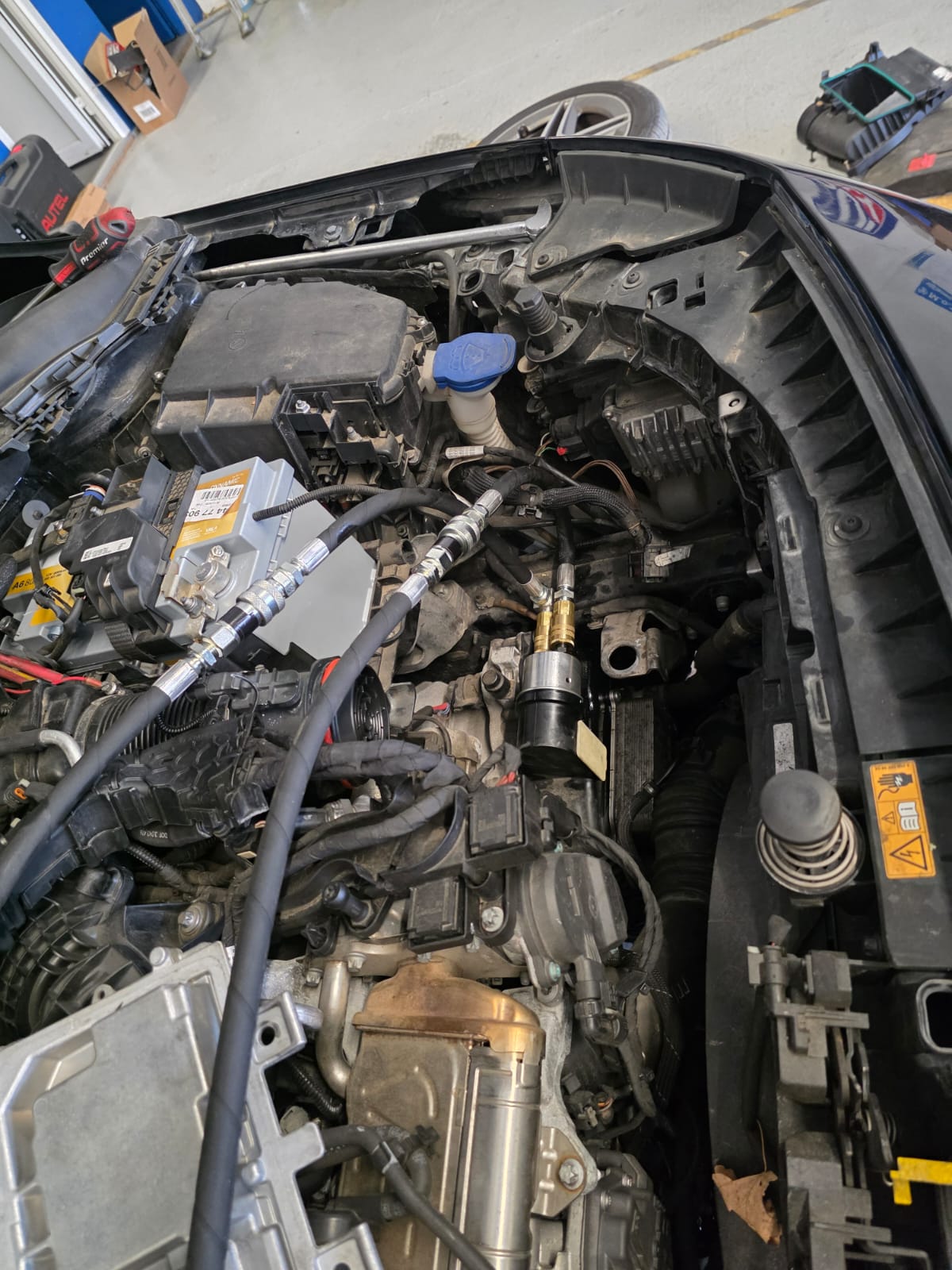 Gearbox service hose connection